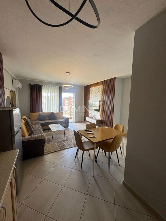 Appartamento 1+1 in vendita a Rruga 5 Maji, Tirana, 70 m²