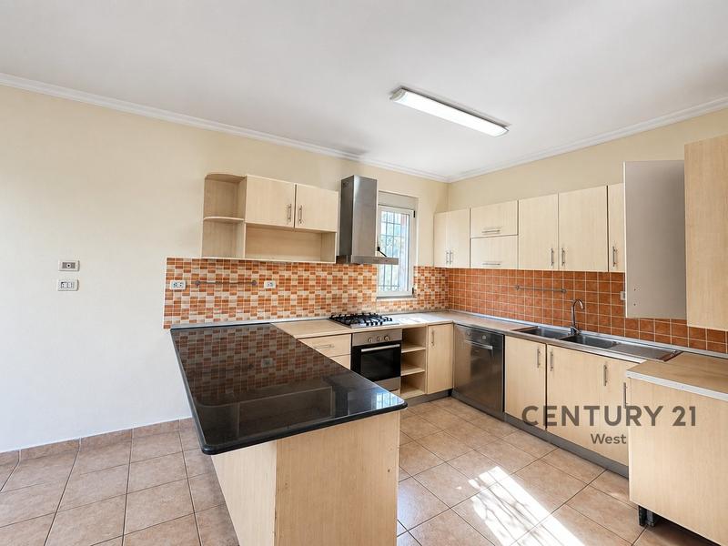 Vilë me qera në Kodra e Priftit, Tiranë, 520 m². Foto 6 nga 12