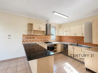 Villa in affitto a Kodra e Priftit, Tirana, 520 m². Foto 6 di 12