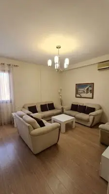 Apartament 2+1 me qera në Shallvaret, Tiranë, 100 m². Foto 2 nga 8