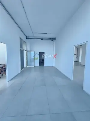 Commercial space for rent in Ish-URT, Durrës, 400 m². Photo 2 of 12
