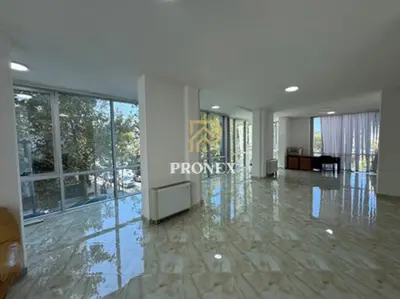 Ambient biznesi me qera në Rruga Hysen Kertusha, Durrës, 342 m². Foto 9 nga 12