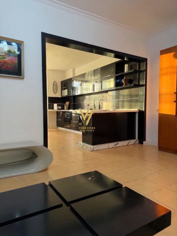 Apartament 2+1 me qera në Komuna e Parisit, Tiranë, 110 m². Foto 2 nga 3