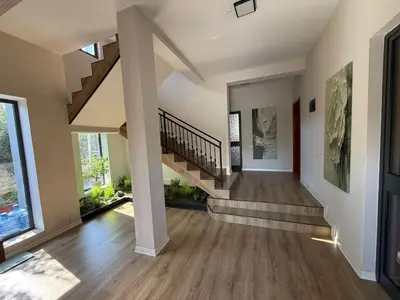 Vilë me qera në Kthesa e Kamzës, Tiranë, 700 m². Foto 4 nga 12