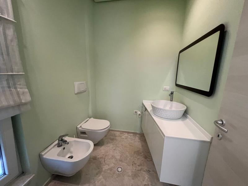 Vilë në shitje në White Houses, Tiranë, 260 m². Foto 4 nga 12