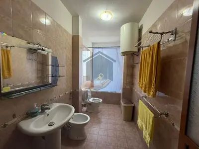 Appartamento 3+1 in affitto a Porti i Durrësit, Durazzo, 120 m². Foto 8 di 8