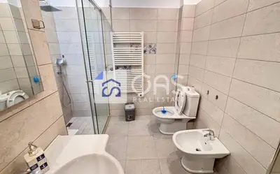 Apartament 3+1 me qera në Pazari i Ri, Tiranë, 100 m². Foto 6 nga 6
