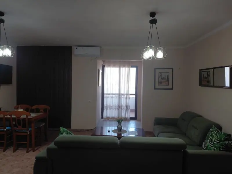 Appartamento 2+1 in affitto a Muzeumi, Durazzo, 95 m²
