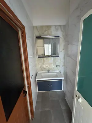 Ambient biznesi me qera në Rruga Hysen Kertusha, Durrës, 146 m². Foto 9 nga 12