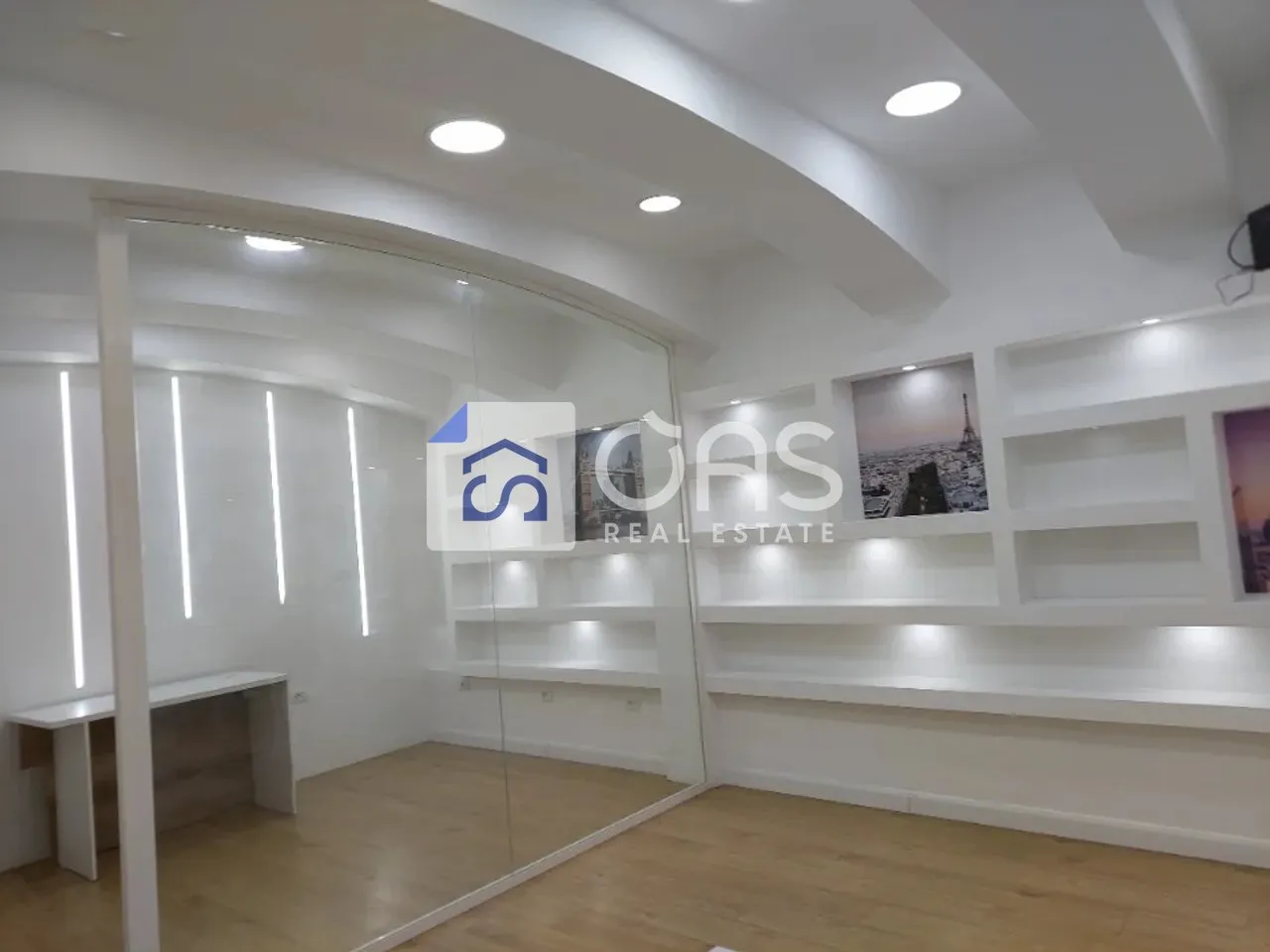 Dyqan me qera në Myslym Shyri, Tiranë, 73 m². Foto 1 nga 1