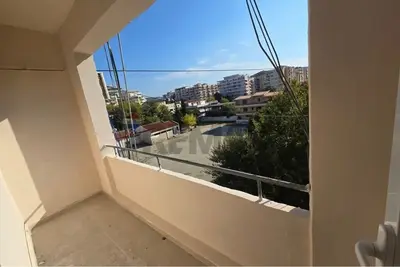 Appartamento 2+1 in vendita a Posta e Çoles, Valona, 74 m². Foto 2 di 10