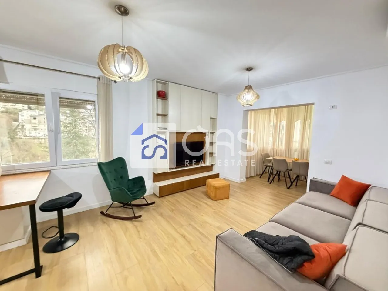 Apartament 2+1 me qera në Kopshti Zologjik, Tiranë, 90 m². Foto 1 nga 4