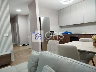 Apartament 1+1 me qera në Pazari i Ri, Tiranë, 75 m². Foto 2 nga 4