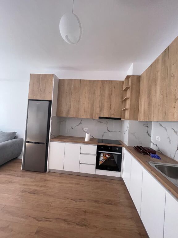 Casa indipendente 1+1 in affitto ad Astir, Tirana, 70 m². Foto 2 di 3