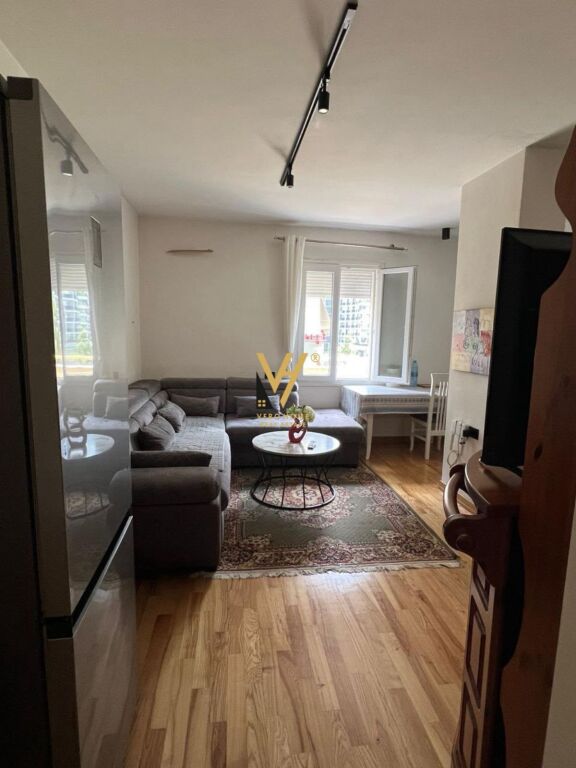 Apartament 1+1 me qera në Kopshti Botanik i Tiranës, Tiranë, 70 m². Foto 1 nga 3