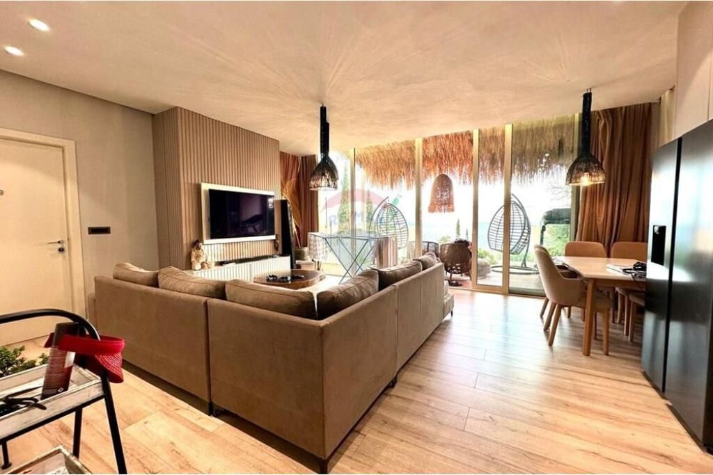 Appartamento in vendita a Palase, Valona, 102 m². Foto 2 di 3