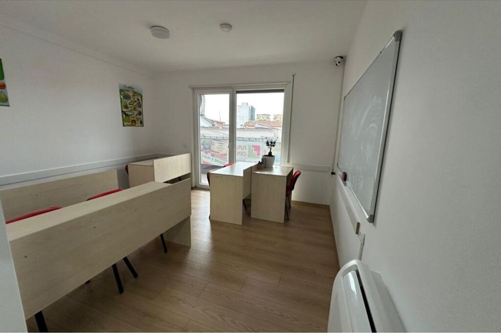 Apartment for sale in Bulevardi i Ri, Tirana, 159 m². Photo 2 of 3