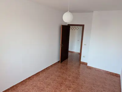 Ufficio in affitto a Rruga Him Kolli, Tirana, 97 m². Foto 3 di 5