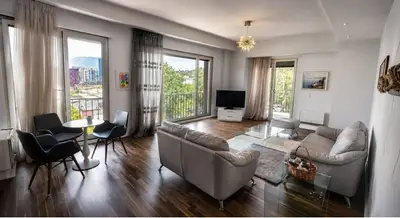 Apartament 2+1 me qera në Rruga e Elbasanit, Tiranë, 154 m². Foto 1 nga 5