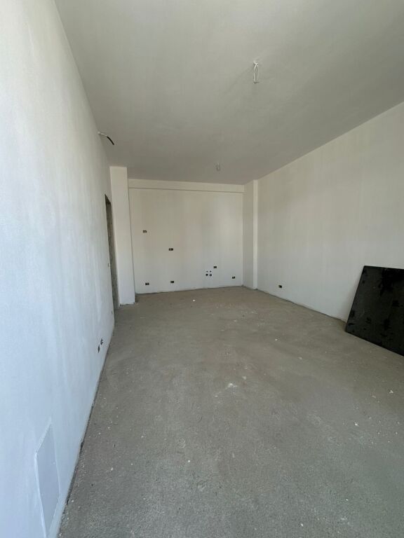 Apartment 1+1 for sale in Tulipan Residence, Tirana, 79 m². Photo 2 of 3