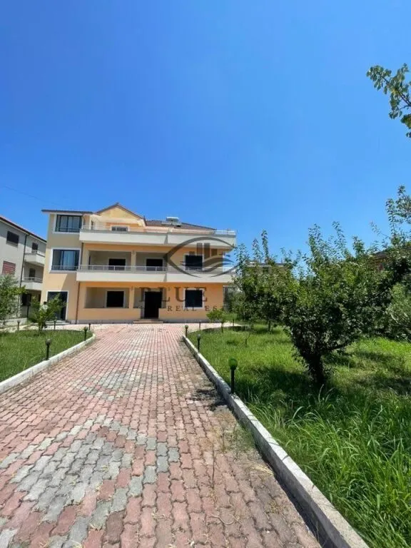 Villa 2+1 in affitto a Plazh, Durazzo, 150 m². Foto 1 di 11