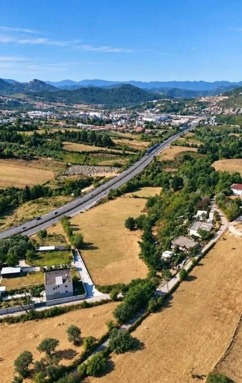 Tokë në shitje në Lundër, Tiranë, 2 700 m². Foto 1 nga 1
