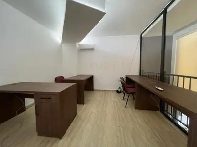 Zyrë me qera në Rruga Hoxha Tahsim, Tiranë, 90 m². Foto 7 nga 10