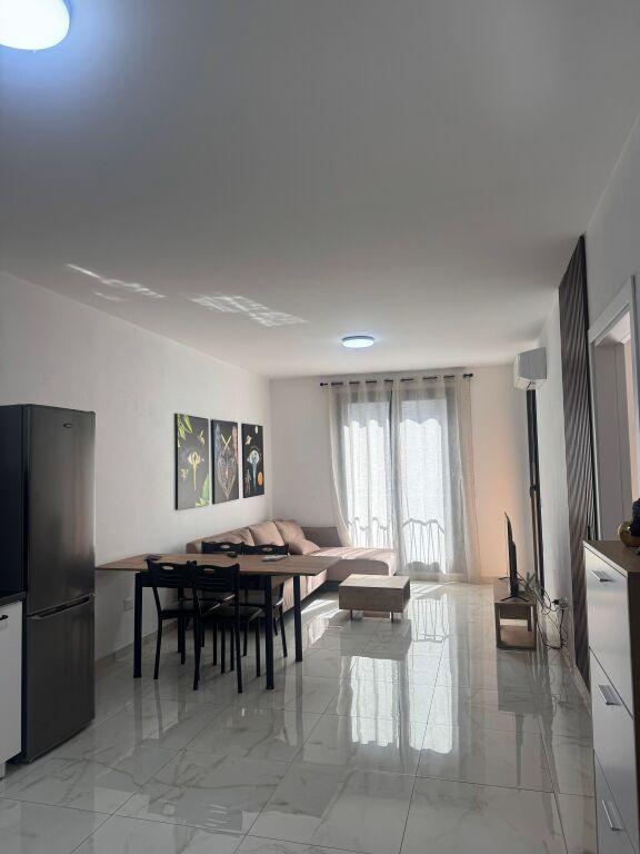 Appartamento 1+1 in affitto a Urgjenca e Pediatrisë, Tirana, 70 m²