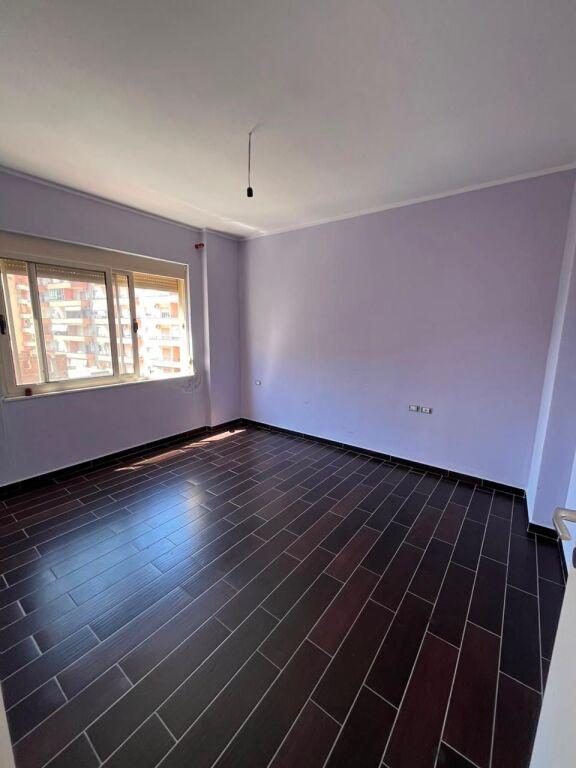 Apartament 2+1 në shitje në Rruga Dervish Ali Dukati, Vlorë, 90 m². Foto 6 nga 8