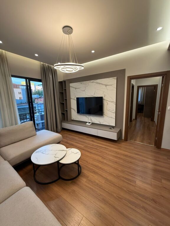 Apartment 2+1 for rent in Kompleksi Arlis Farmacia 10, Tirana, 120 m². Photo 1 of 3