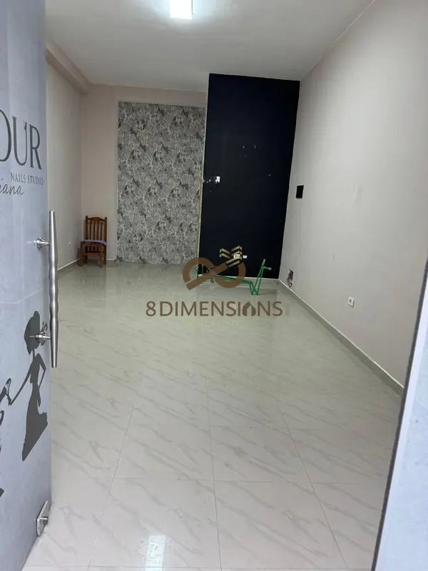 Dyqan me qera në Yzberisht, Tiranë, 35 m²