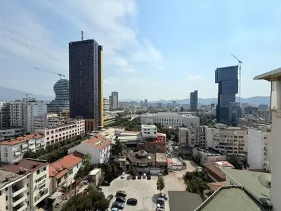 Apartament 3+1 në shitje në Sheshi Skënderbej, Tiranë, 209 m². Foto 3 nga 8