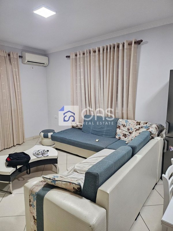 Apartament 2+1 me qera në 5 Maj, Tiranë, 98 m²