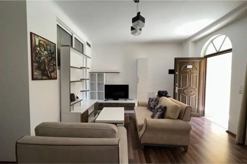 Appartamento 2+1 in vendita a Farkë, Tirana, 61 m²