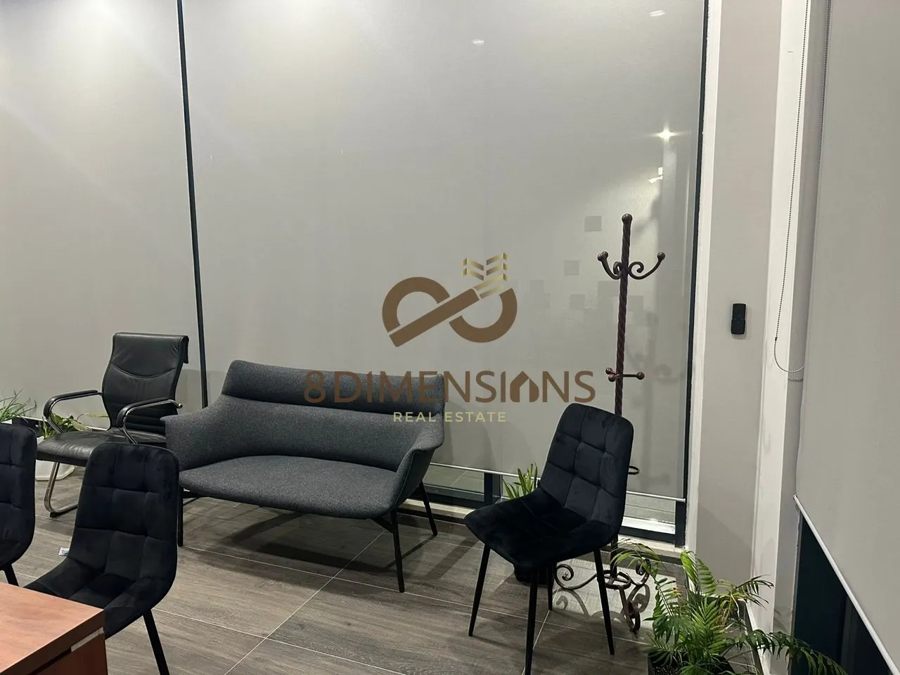 Ufficio in vendita a Sheshi Skënderbej, Tirana, 30 m². Foto 1 di 1