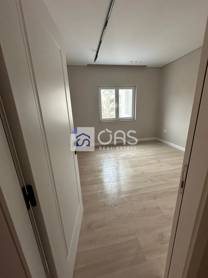 Apartament 3+1 me qera në Don Bosko, Tiranë, 123 m². Foto 1 nga 6