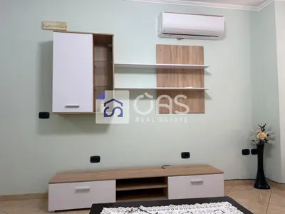 Apartament 2+1 me qera në Brryli, Tiranë, 70 m². Foto 2 nga 9