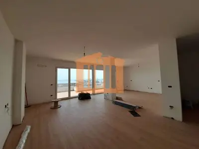 Apartment for sale in Qendër, Durrës, 400 m². Photo 4 of 10