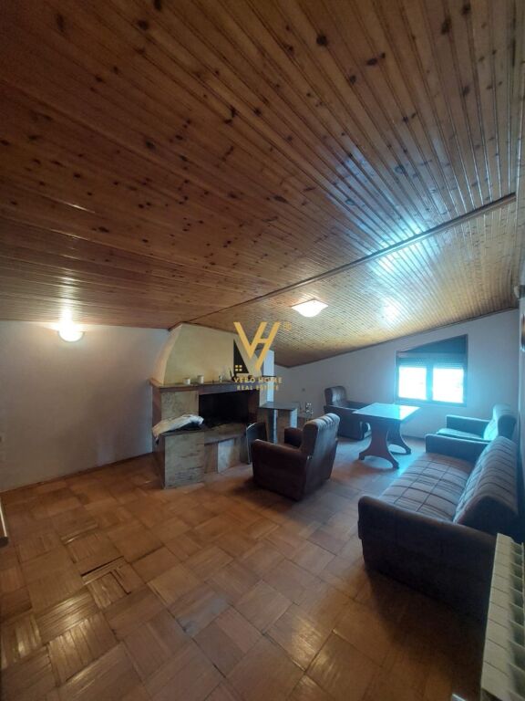 Vilë me qera në Xhamlliku, Tiranë, 300 m². Foto 2 nga 3