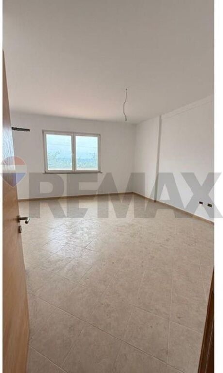 Appartamento in vendita a Linzë, Tirana, 111 m². Foto 1 di 3