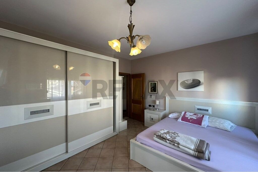 Appartamento in affitto a Blloku, Tirana, 105 m². Foto 2 di 3