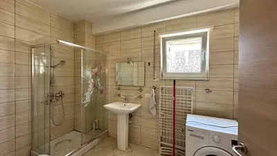 Apartament 1+1 me qera në Rruga Fadil Rada, Tiranë, 68 m². Foto 4 nga 11