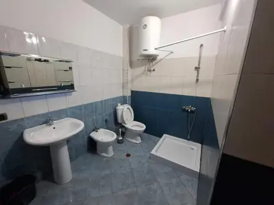 Apartament 1+1 me qera në Pallati i Sportit Ramazan Njala, Durrës, 70 m². Foto 6 nga 6