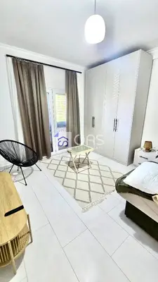 Apartament 3+1 me qera në Vilat Gjermane, Tiranë, 140 m². Foto 2 nga 8