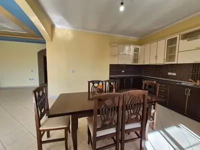 Shtëpi private me qera në Lagja 14 Shkozet, Durrës, 170 m². Foto 5 nga 10