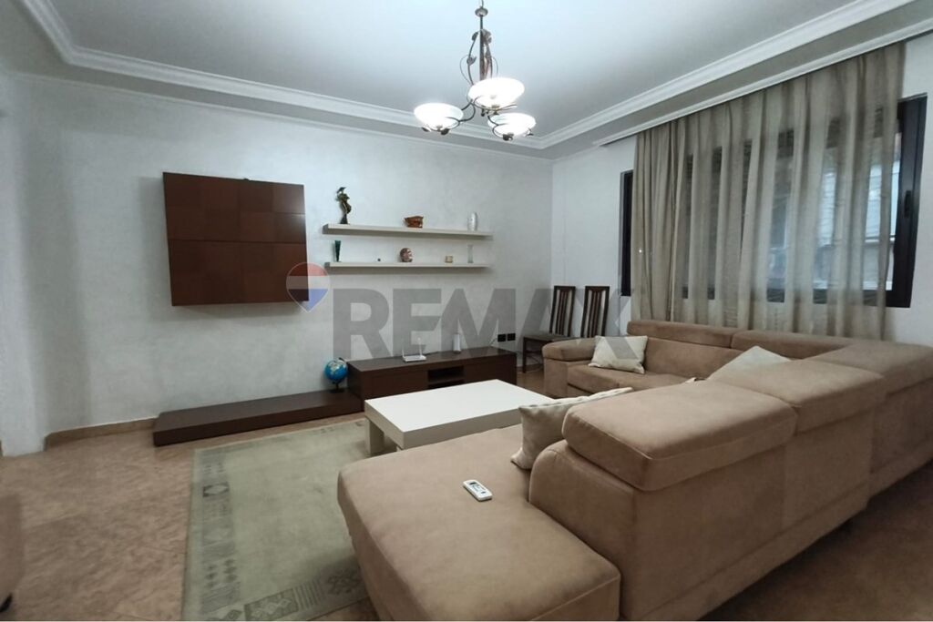 Appartamento in affitto a Myslym Shyri, Tirana, 120 m². Foto 2 di 3