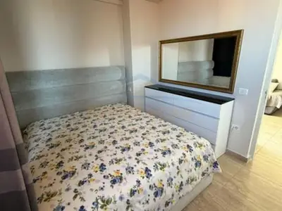 Apartament 2+1 me qera në Sheshi Liria, Durrës, 70 m². Foto 4 nga 8