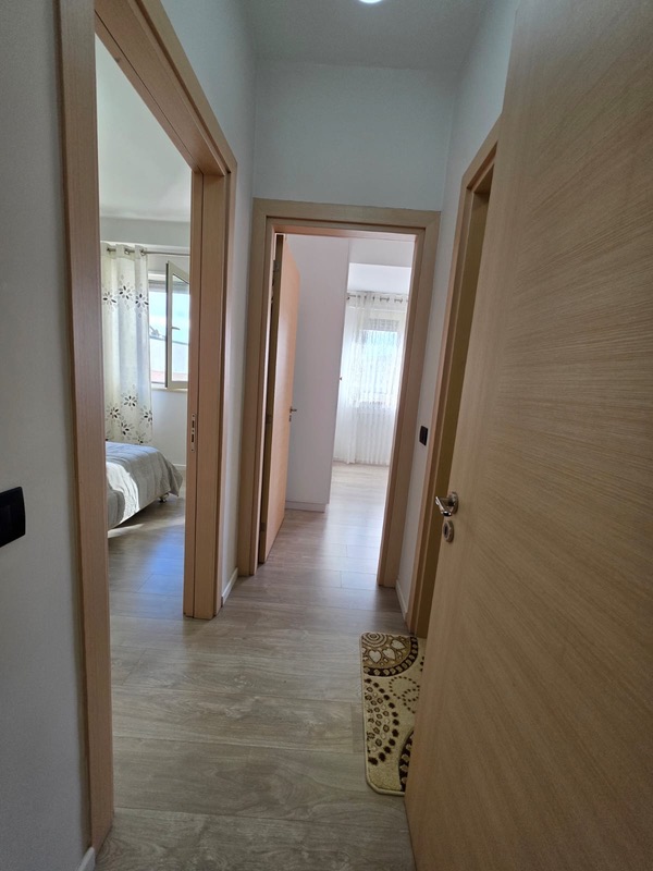 Appartamento 2+1 in affitto a Liqeni i Thatë, Tirana, 100 m². Foto 5 di 6