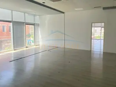 Locale commerciale in affitto a Drejtoria e Tatimeve, Durazzo, 200 m². Foto 3 di 6
