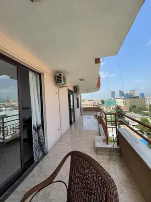 Apartament 2+1 me qera në Blloku, Tiranë, 146 m². Foto 8 nga 10
